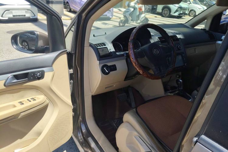 Used Volkswagen Touran 2011 1.4T DSG Zhiya Edition 5 Seats
