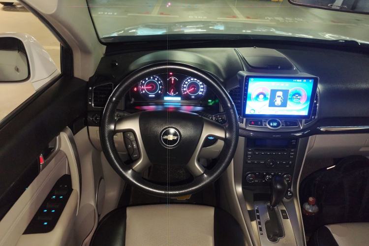 Used Chevrolet Captiva 2014 2.4L 4x4 Luxury Edition 5 Seats Steering Wheel