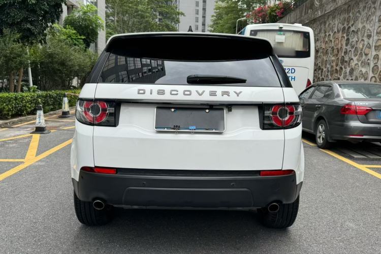 Used Land Rover Discovery Sport 2018 200 PS PURE Edition Exterior 5