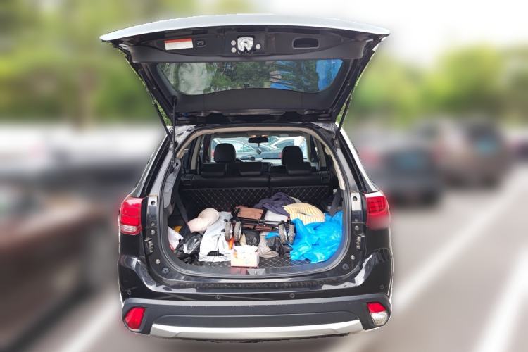 Used Mitsubishi Outlander 2016 2.4L 4x4 Luxury Edition 7-Seater
