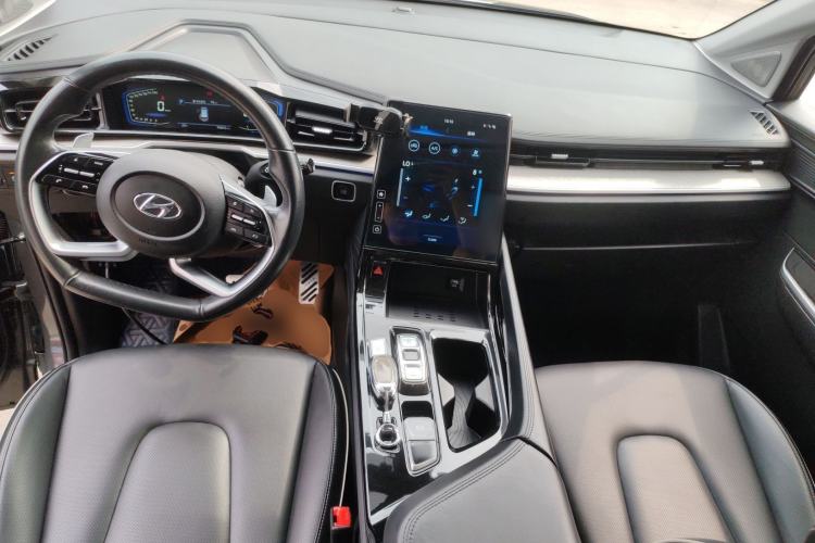 Used Hyundai Custo 2021 380TGDi Smart Luxury Premium LUX Center Console