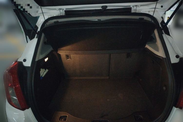 Used Buick Encore 2015 1.4T Automatic Two-Wheel Drive Urban Elite Version Trunk