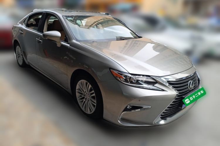 Used Lexus ES 2017 200 30th Anniversary Edition Front Right 45 Deg