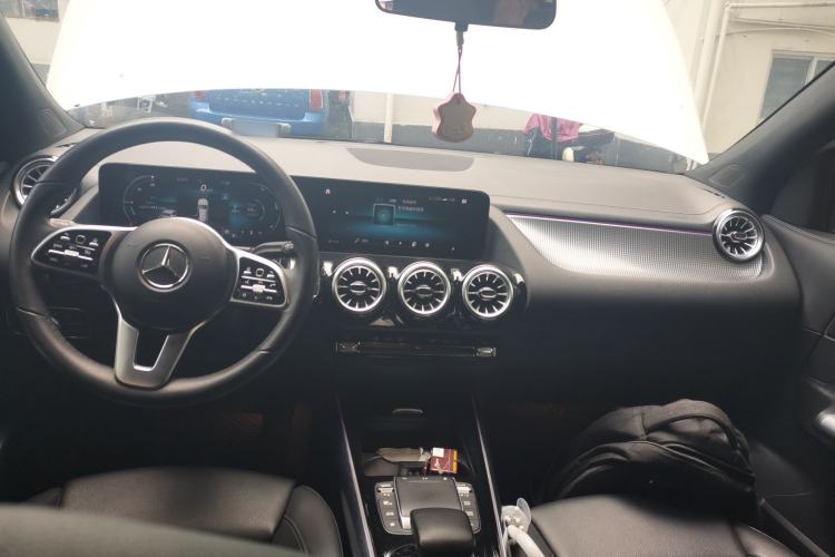 Used Mercedes-Benz GLA 2022 Facelifted GLA 200 Interior 2