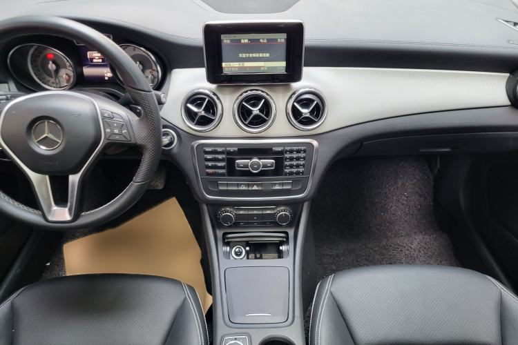 Used Mercedes-Benz GLA 2015 GLA 200 Fashion Model
