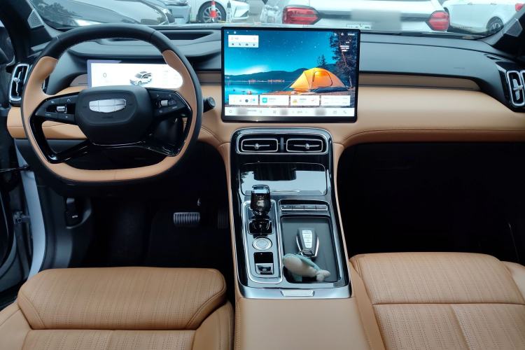 Used Geely Auto FX11 2025 4th Generation 1.5TD DCT Jinxiu Center Console