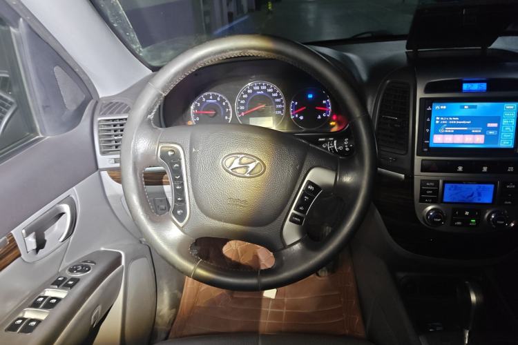 Used Hyundai Santa Fe Classic 2010 2.4 Luxury Edition 7-Seater Four-Wheel Drive