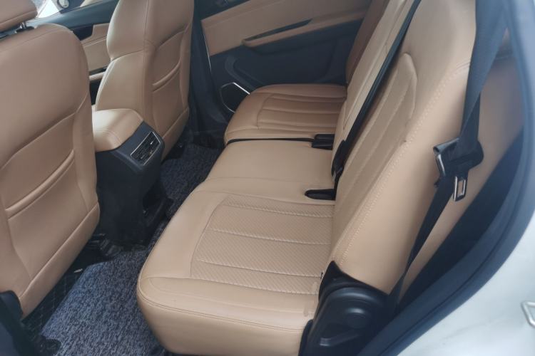 Used Sinotruk VGV VX7 2022 2.0T Automatic Industry-Customized Version HY4C20B Left Rear Seat