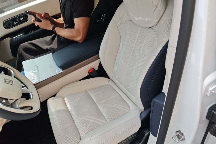 Used Zeekr 9X 2025 Ultra Edition Left Front Seat