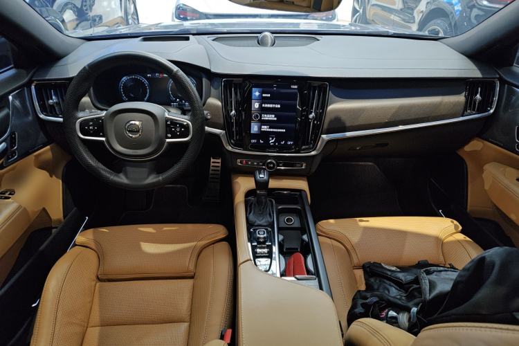 Used Volvo V90 2020 Cross Country T5 AWD Prestige Edition
