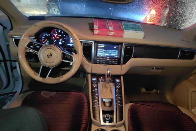 Used Porsche Macan 2016 Macan 2.0T Center Console