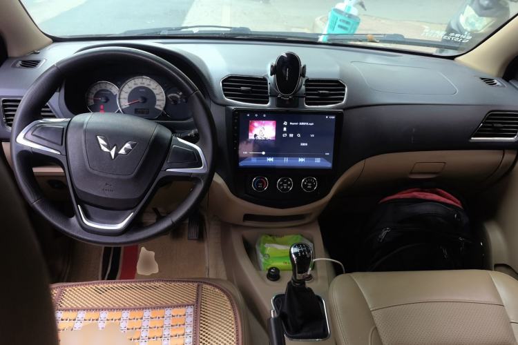 Used Wuling Hongguang 2014 1.5L S Comfort Model
