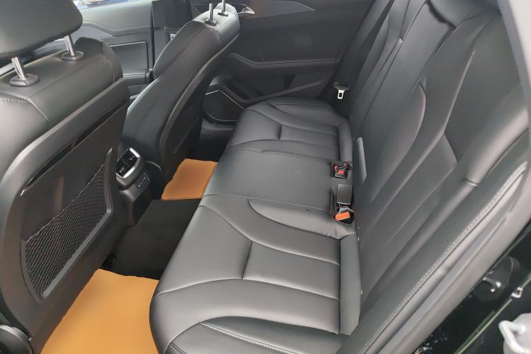 Used Hongqi H5 2022 Classic Model Facelift 1.8T Automatic Smart Connect Flagship Edition Left Rear Seat