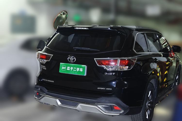 Used Toyota Highlander 2015 2.0T Four-Wheel Drive Luxury Edition 7-Seater Rear Right 45 Deg