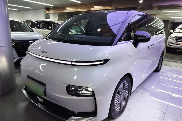 Used Geely Galaxy LEVC L380 2025 825 km Extraordinary Edition