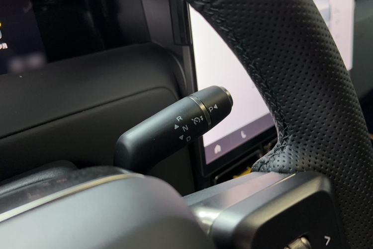 Used iCAR V23 2026 Model 401 Two-Wheel Drive Super Sports Edition Gear Lever