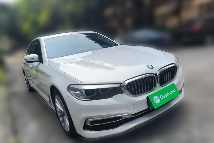 Used BMW 5 Series 2019 Facelifted 530Li Leading Edition Luxury Package Front Right 45 Deg