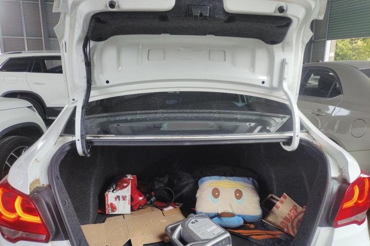 Used Chevrolet Cavalier 2019 320 Automatic Xinyue Edition Trunk