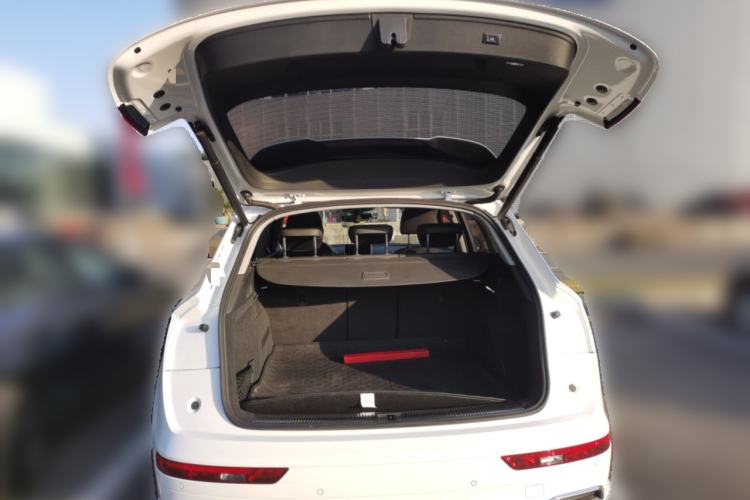 Used Audi Q5L 2018 45 TFSI Prestige Fashion Edition China V Emission Standard Trunk