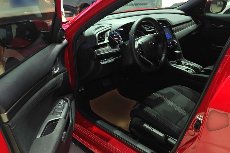 Used Honda Civic 2021 HATCHBACK 220TURBO CVT New Trendsetter
