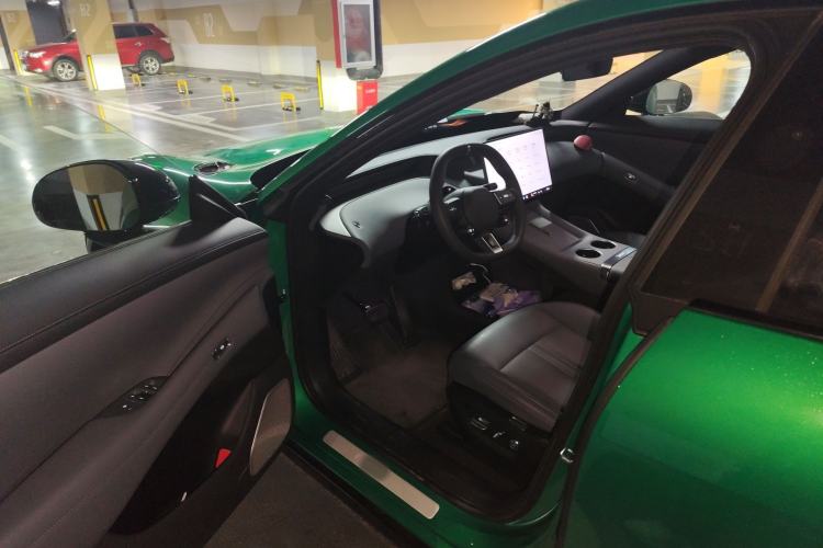 Used Xiaomi Auto YU7 2025 Ultra-Long Range Rear-Wheel Drive Version
