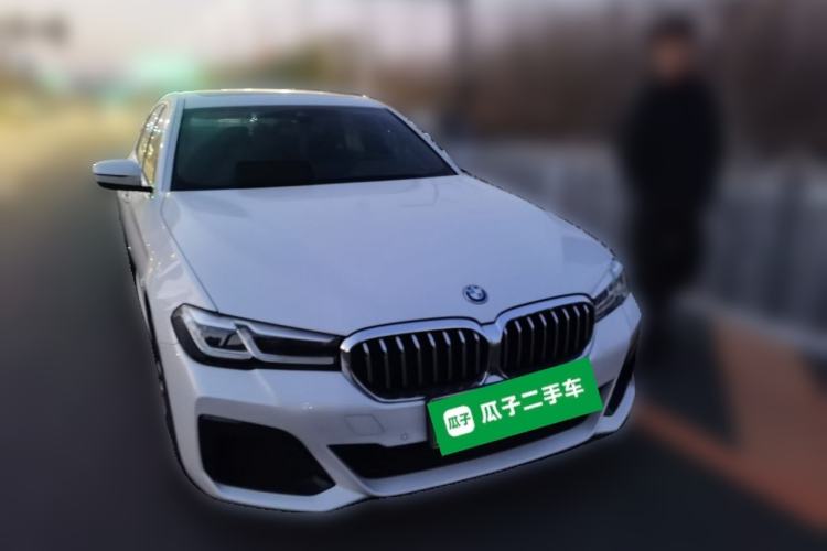 Used BMW 5 Series New Energy 2022 Restyled 535Le M Sport Package Front Right 45 Deg