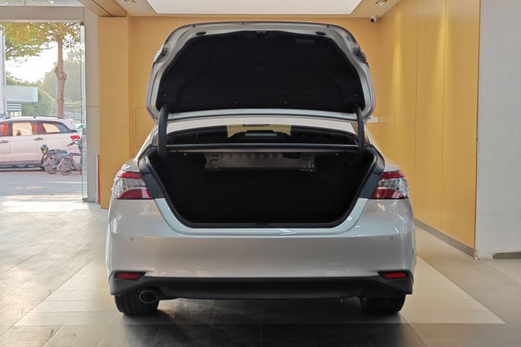 Used Toyota Camry 2019 Dual-Engine 2.5 HG Luxury Edition China VI Standard
