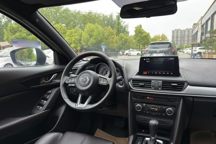 Used Mazda CX-4 2020 2.0L Automatic Two-Wheel Drive Blue Sky Leading Edition Interior 10