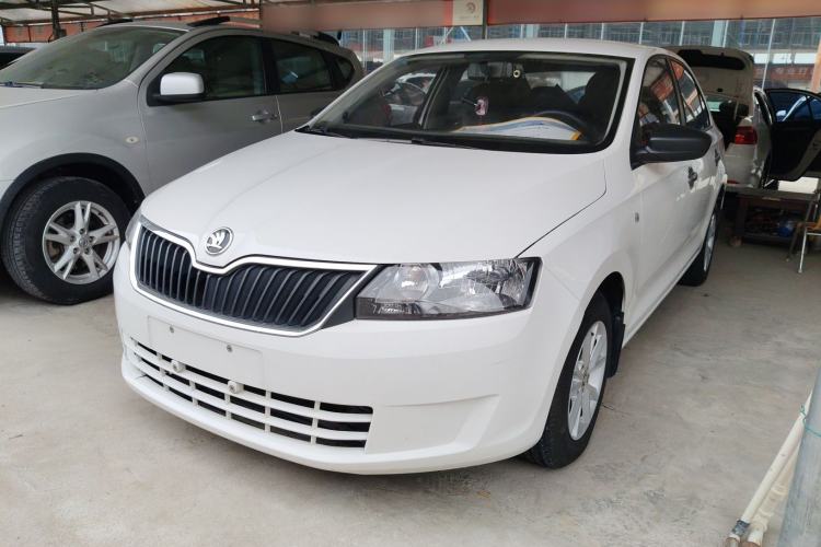 Used Skoda Rapid 2016 1.6L Manual Front-Wheel-Drive Version