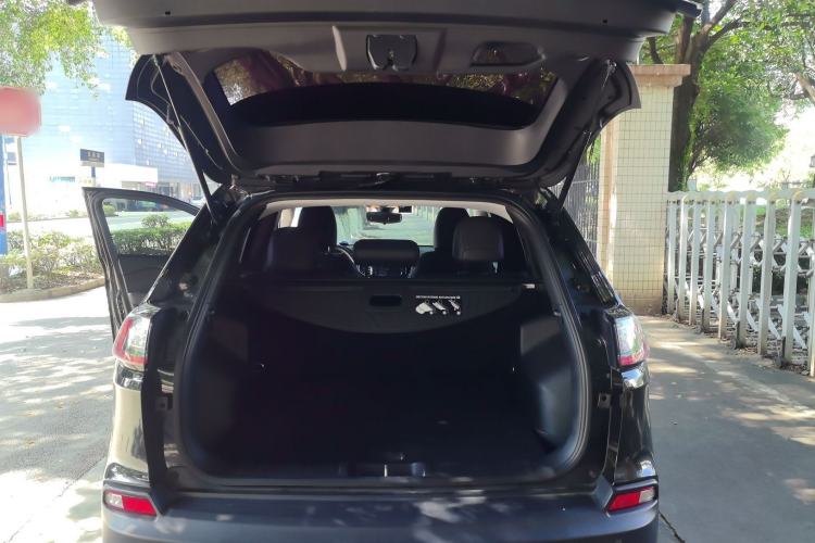 Used Jeep Cherokee 2019 2.0T Two-Wheel Drive Smart Enjoyment Version China V