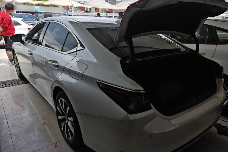 Used Lexus ES 2020 200 Excellence Edition