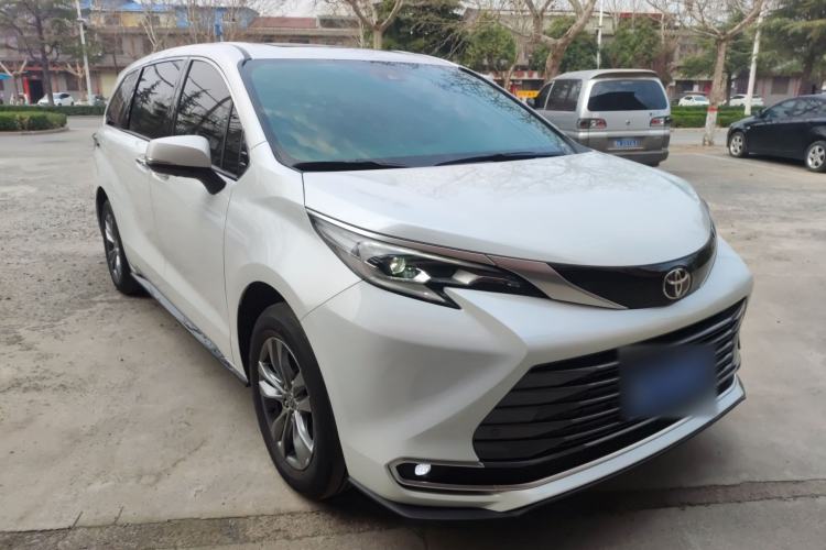 Used Toyota SIENNA 2026 Model 2.5L Dual-Engine Four-Wheel-Drive Premium Edition Exterior 1