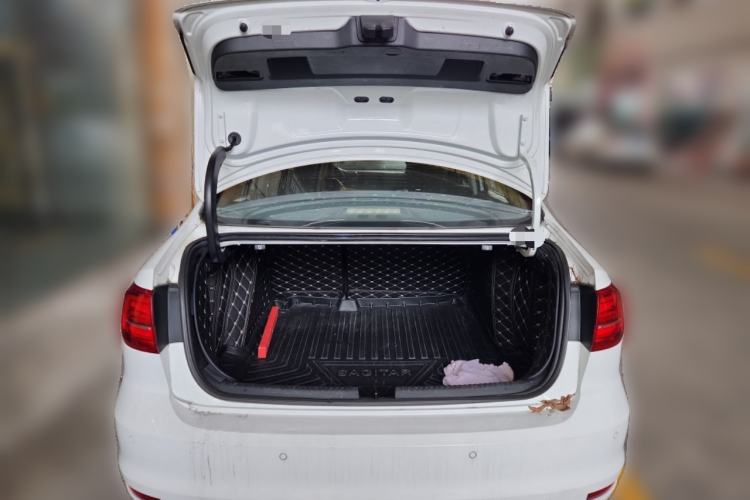 Used Volkswagen Sagitar 2015 230TSI Automatic Comfort Version Trunk