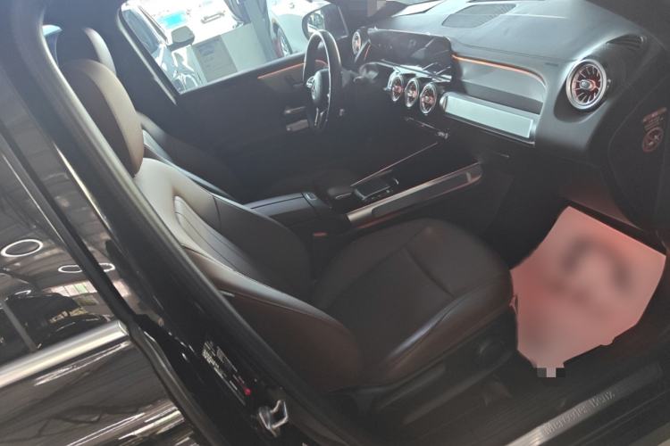 Used Mercedes-Benz GLB 2023 Refreshed GLB 200 Dynamic Edition Interior 1