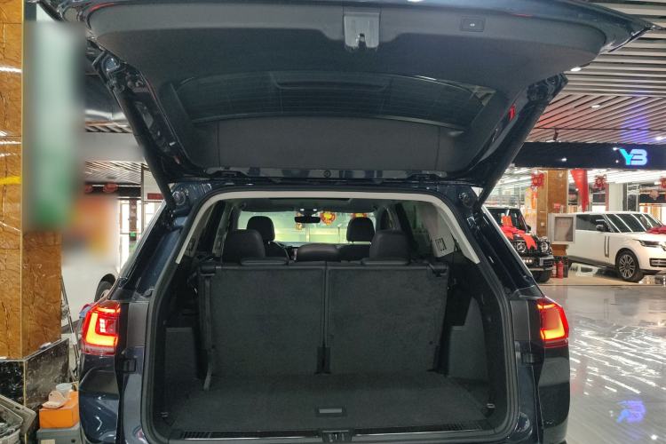 Used Volkswagen Talagon 2022 380TSI All-Wheel-Drive Luxury Prestige Pro 7-Seater Trunk