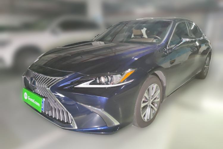 Used Lexus ES 2020 300h Premier Edition