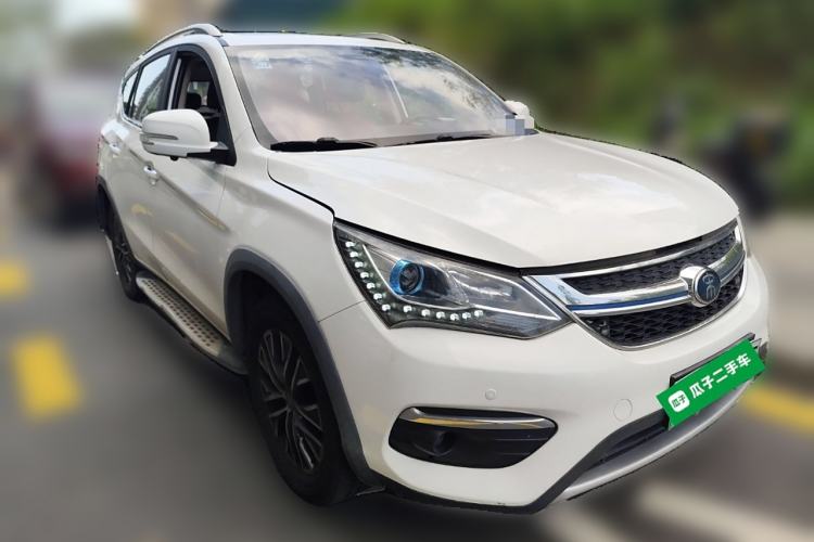 Used BYD Song New Energy 2017 Song DM 1.5TID All-Wheel Drive Prestige Model Front Right 45 Deg