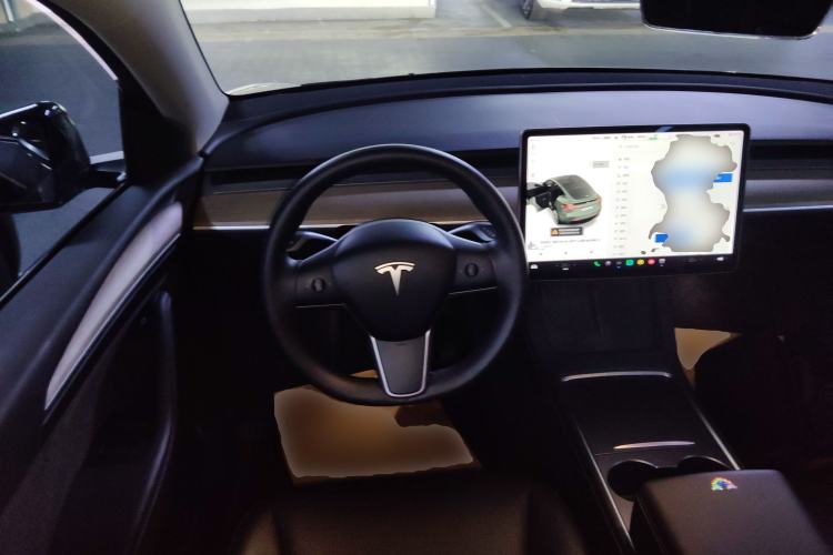 Used Tesla Model Y 2021 Long-Range All-Wheel-Drive Version Steering Wheel