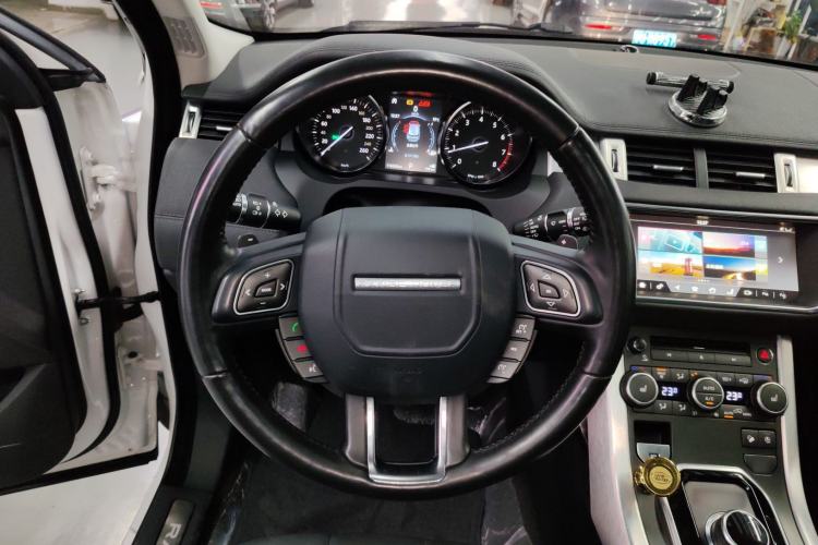 Used Land Rover Range Evoque 2018 240 PS SE Smart Brilliance Edition Steering Wheel