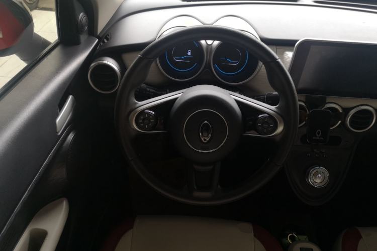 Used ORA Black Cat 2021 351 km Luxury Version Steering Wheel