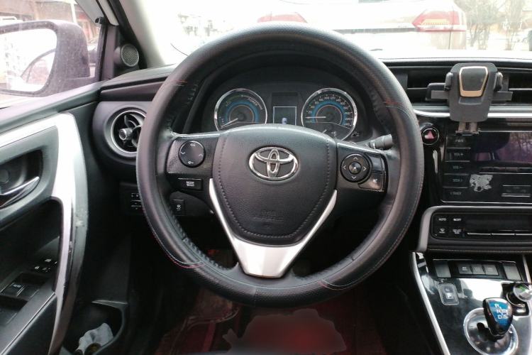Used Toyota Corolla 2016 Dual-Engine 1.8L E-CVT Elite Edition Steering Wheel