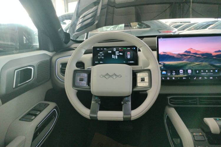 Used Formula Leopard Titanium 3 2025 501 km Four-Wheel Drive Drone Edition
