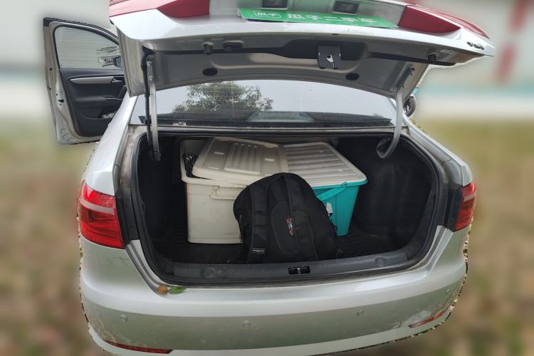 Used Volkswagen Lavida 2013 Revised Classic 1.6L Automatic Fashion Edition Trunk