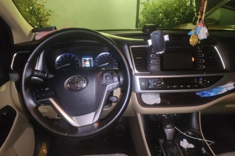 Used Toyota Highlander 2018 2.0T Two-Wheel Drive Luxury Edition 7 Seats China VI Standard