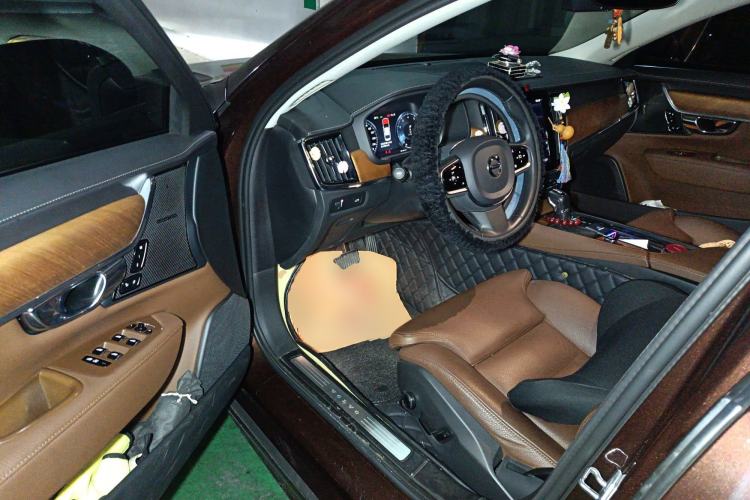 Used Volvo S90 2020 Facelift T5 Smart & Luxurious Edition