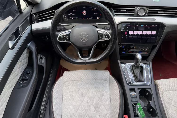 Used Volkswagen Magotan 2023 2 Million Units Commemorative Edition 330TSI DSG Luxury Version Interior 1