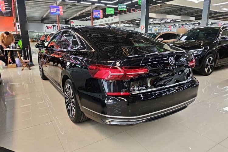 Used Volkswagen Passat 2020 Revised Version 330TSI Luxury Edition China VI Standard
