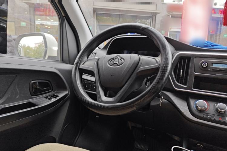 Used CHANGAN KAICHENG Ruixing EM80 2025 Passenger Version Comfort Edition 6-Seater 300 km Dual-Swing Doors Steering Wheel