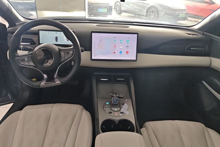 Used BYD Seal 06 New Energy 2025 DM-i Smart Drive 120KM Deluxe Model Center Console