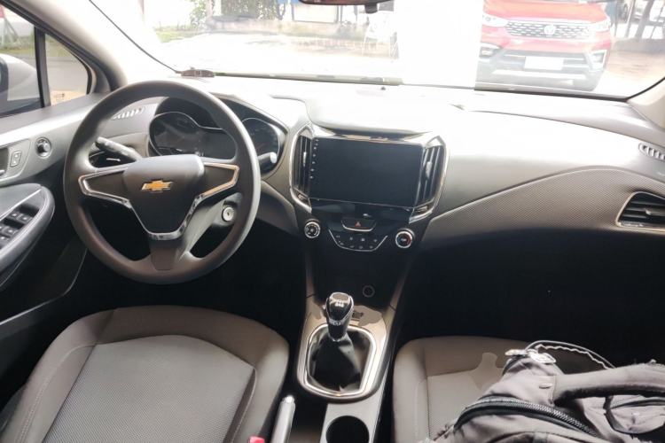 Used Chevrolet Cruze 2017 1.5L Manual Pioneer Edition Center Console